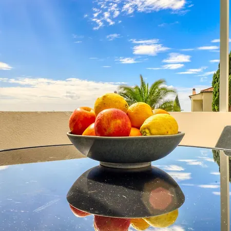 Lido Sunset, A In Madeira Appartement *