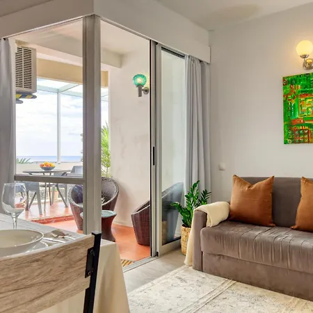 Lido Sunset, A In Madeira Apartment
