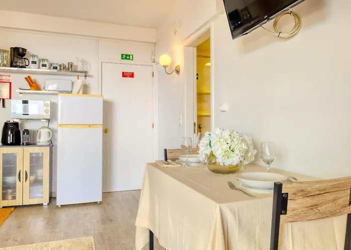 Lido Sunset, A In Madeira 아파트