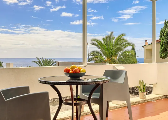 Lido Sunset, A In Madeira 아파트 푼샬